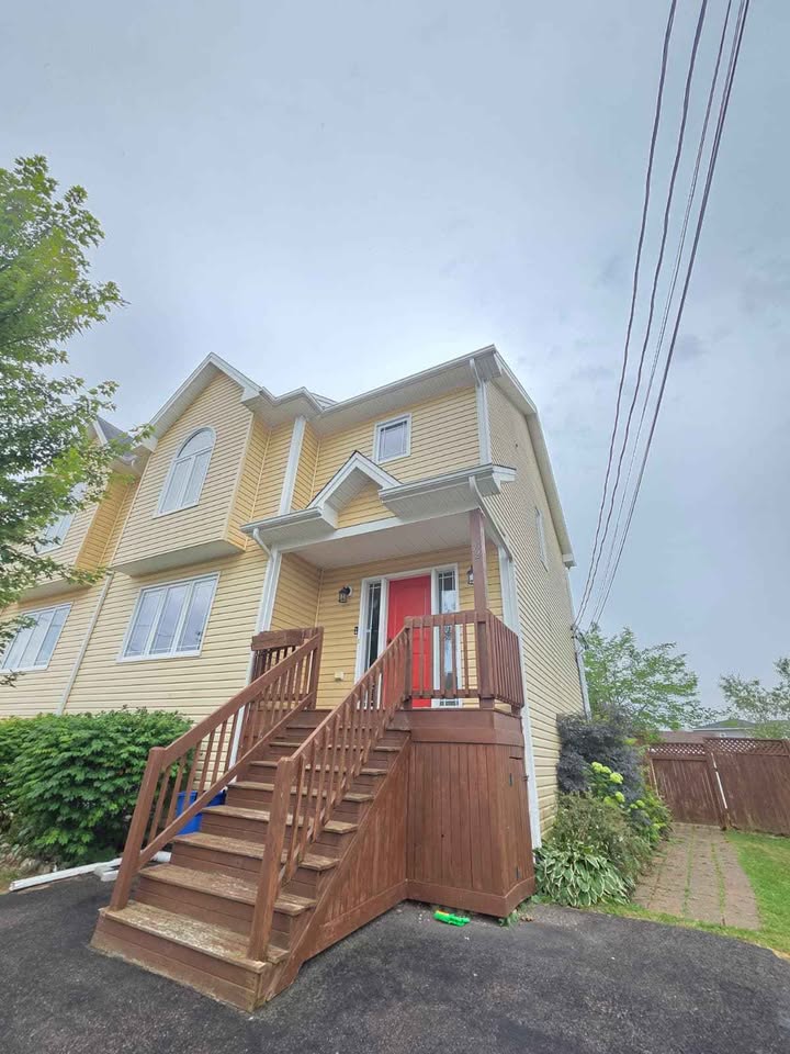 72 Coriander Street - Upper Unit